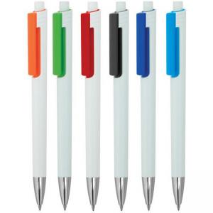 Пластмасова химикалка с бяла основа и цветен клип