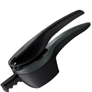 GEFU Преса за картофи и шпецле с 3 приставки “PRESCO“- черна GEFU Преса за картофи и шпецле с 3 приставки “PRESCO“- черна