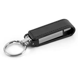 Преносима памет с кожа - 32 GB Преносима памет с кожа - 32 GB