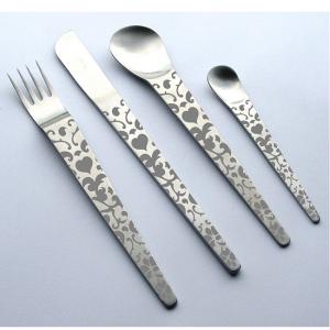 К-кт прибори за хранене “INGA No 3“- 42 части - гравирани К-кт прибори за хранене “INGA No 3“- 42 части - гравирани